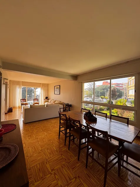 An ideal location - Image 1