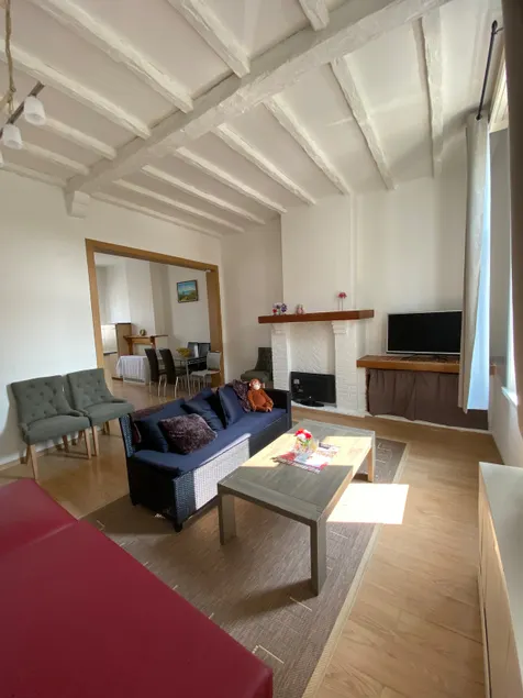 2 bedroom apartment - Image 1
