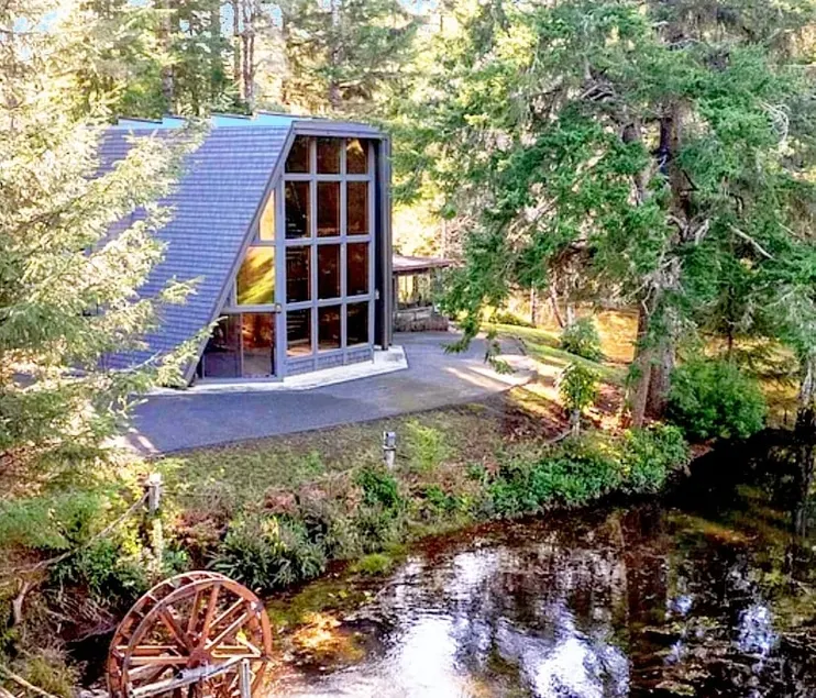 Private Lake Glass House. 180° Water Views & Dock - Image 1