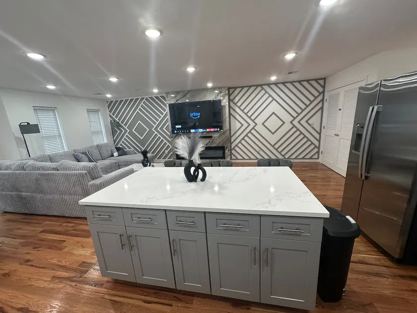 8 Guests • Cozy 3BR • Near EWR - Image 1