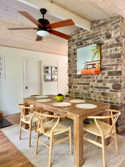Beach town bungalow - Image 1