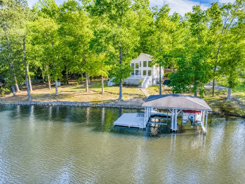Waterfront Oasis - Image 1