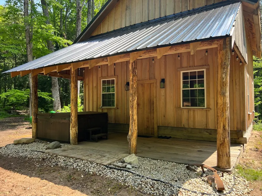 Quiet cabin in the woods - Image 1
