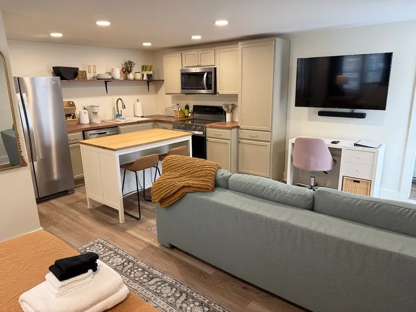Safe Modern Studio Apartment | King Bed • Kitchen - Image 1