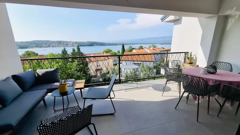 NEW 100 m² luxury apartment with great ocean views & garden - Image 1