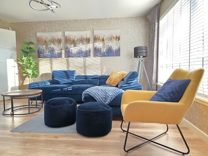 Entire Spacious 3-Bed Family Home, City Centre, Free Parking, Garden - Image 1