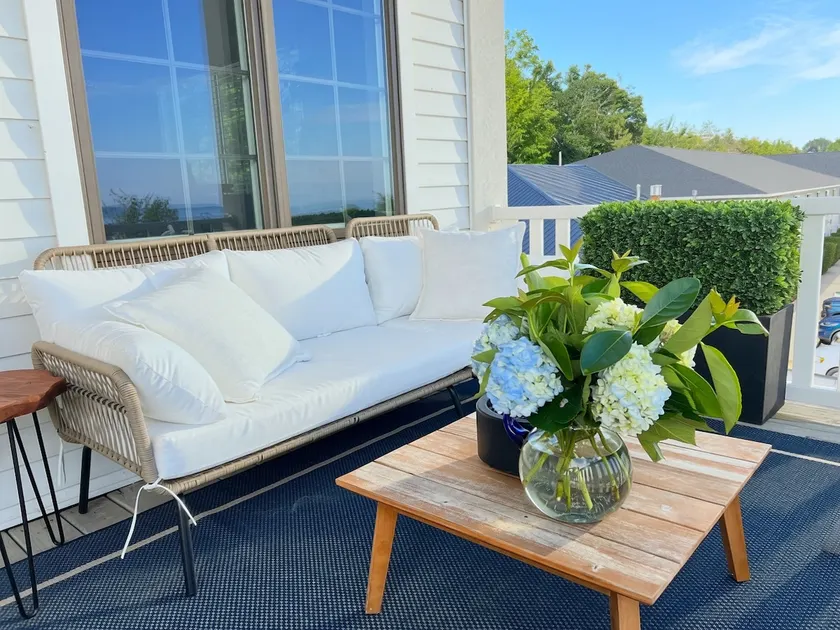 Lux Bayview Condo| 2 Bed | Sleeps 6-7| Close to DT - Image 1
