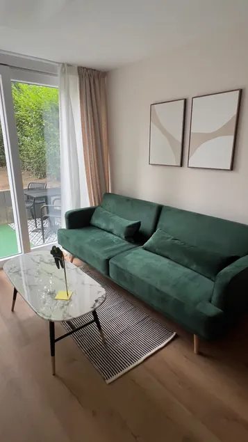 Furnished apartment with terrace - Image 1