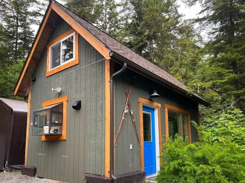 Alaskan Cabin Retreat with Wood Fired Sauna - Image 1