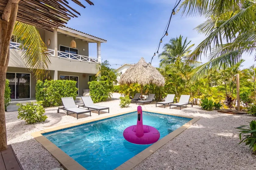 Blue Bay apartment with magnesium pool - Image 1