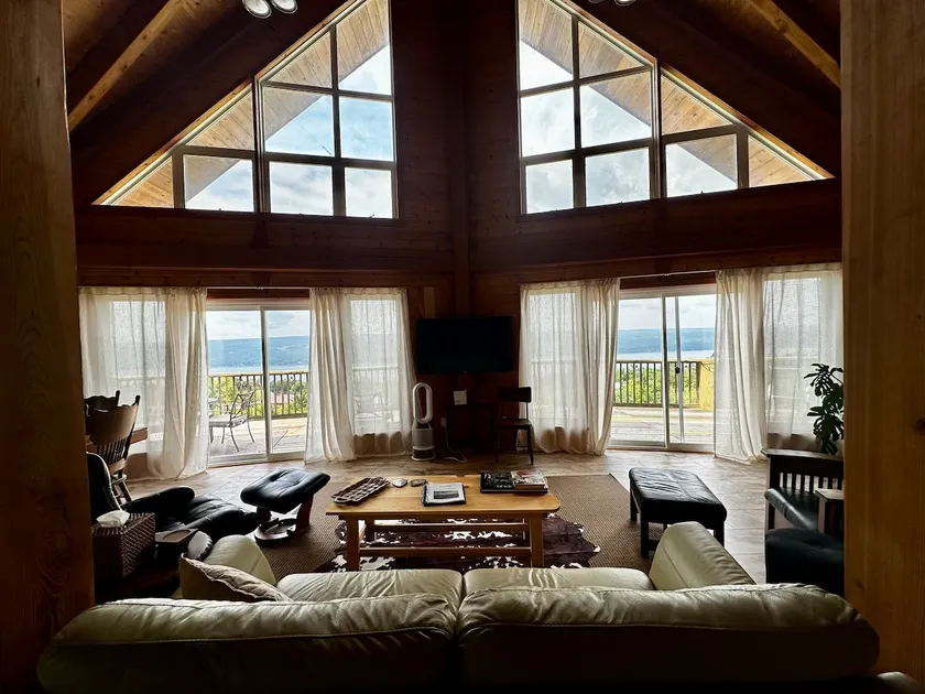 Stunning Lake View w/King Bed in Wine Country - Image 1