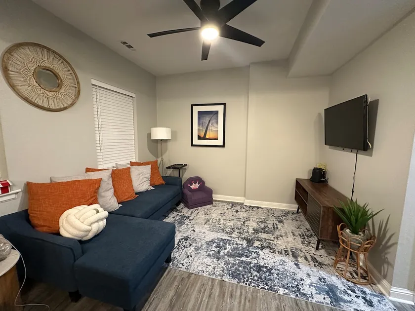 King beds beauty 2b2b in Soulard + private parking - Image 1