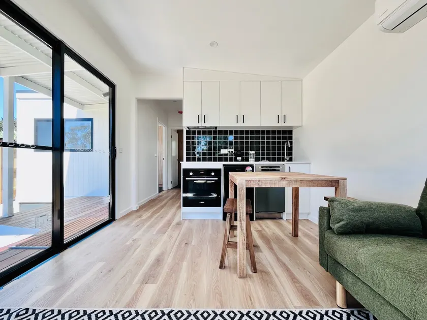 Castlemaine Short Stays - Image 1