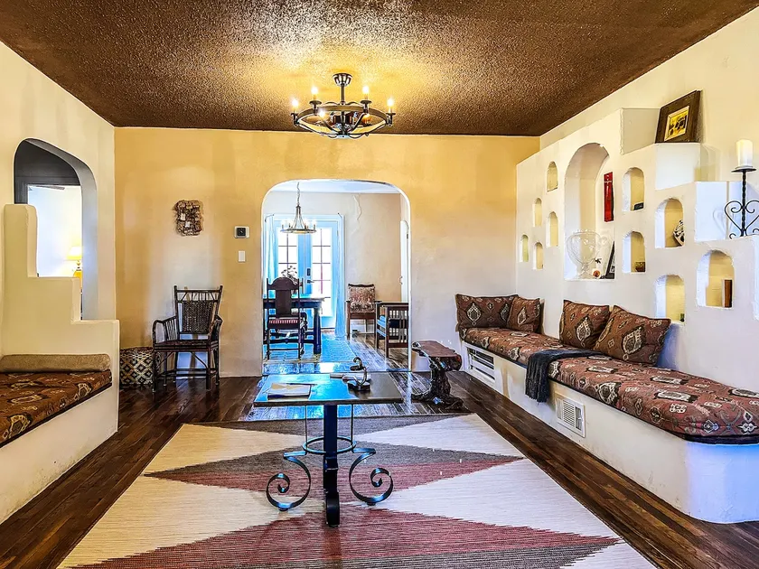 Unique Castle Near Route 66 | Private Retreat - Image 1