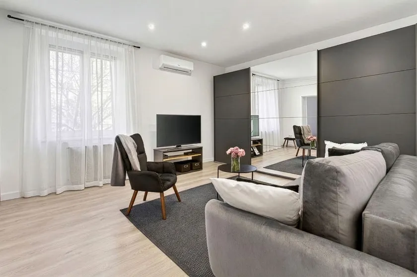 D18 Apartment - Image 1