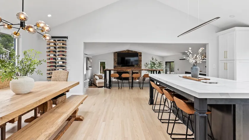 Beautiful Home in Narragansett - Image 1
