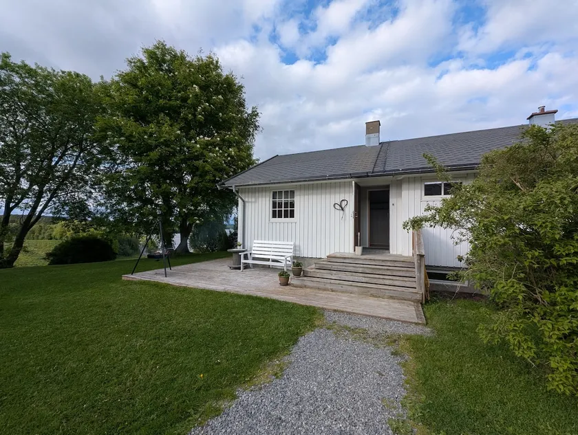 House in rural surroundings by Leksdalsvatnet - Image 1