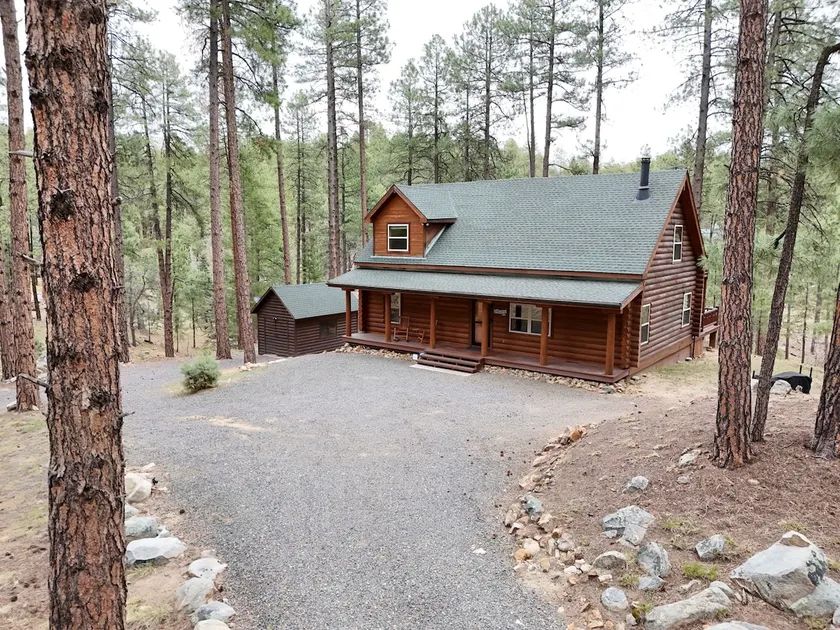 Misty Mountain Chalet- Pets•EV•Trails•Views•2acres - Image 1