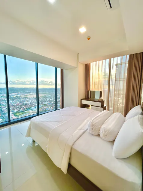 53rd Floor, 2 BR, Netflix, Apt with view by SKY - Image 1