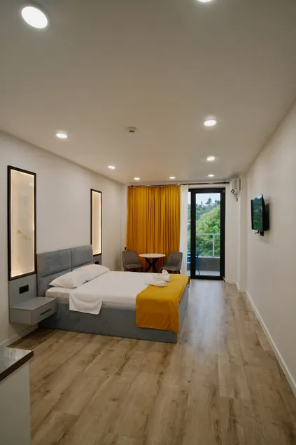 Go Bamboo Beach Apartments - Image 1