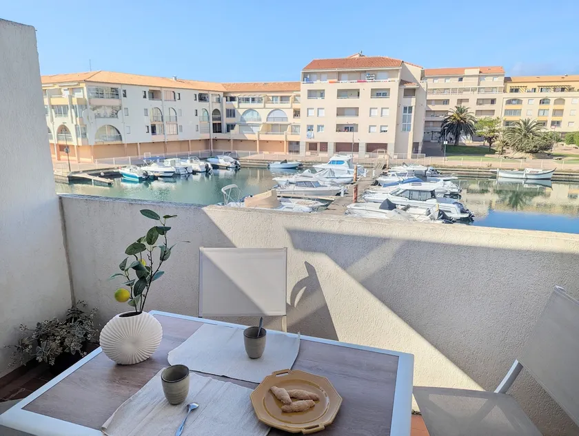 Terrace studio with marina view + air conditioning + parking/beach - Image 1