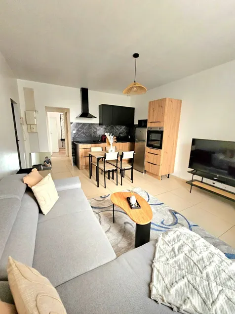 Limay Chic & Cosy, parking wifi - Image 1