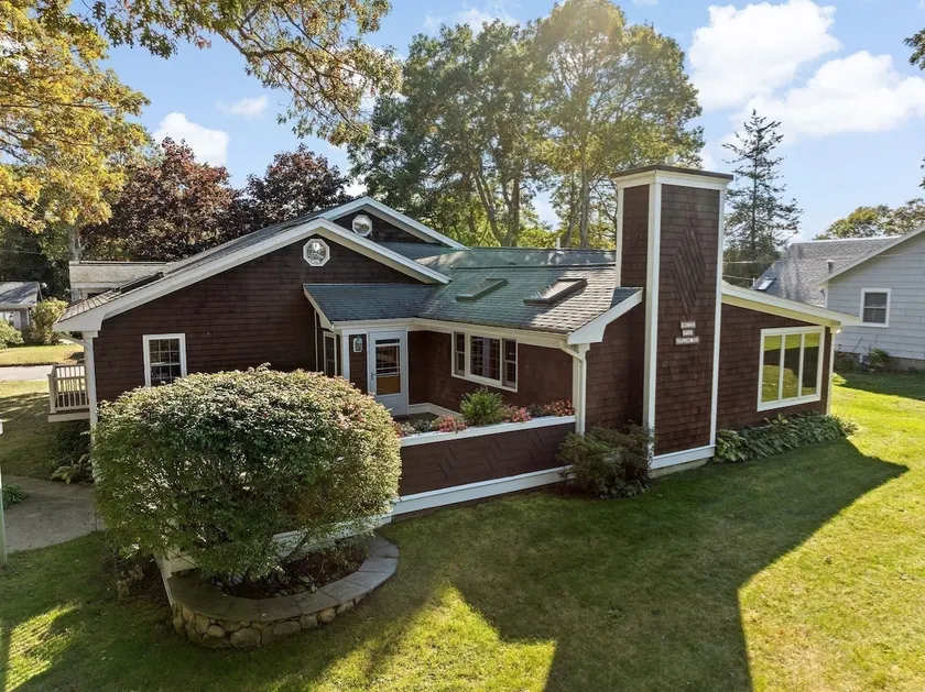 Upland Beach House- Perfect for Family Gatherings - Image 1