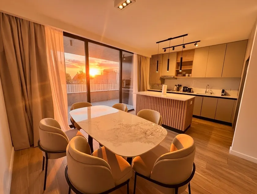 Luxurious 3 Bedroom Apartment - New - Image 1