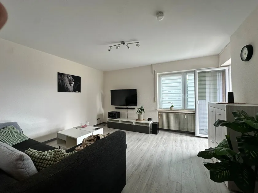 Beautiful 2-room apartment, modern & close to the city - Image 1