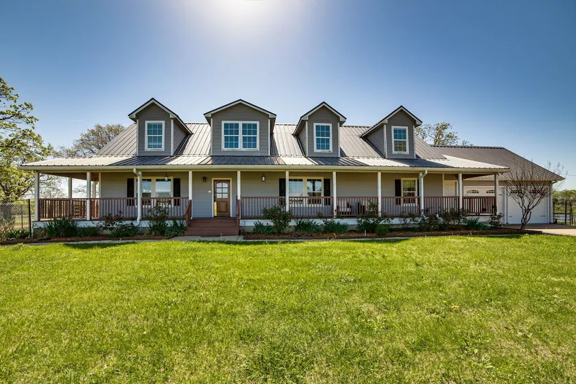 Luxury 90-Acre 5BR Ranch near Cedar Creek - Image 1