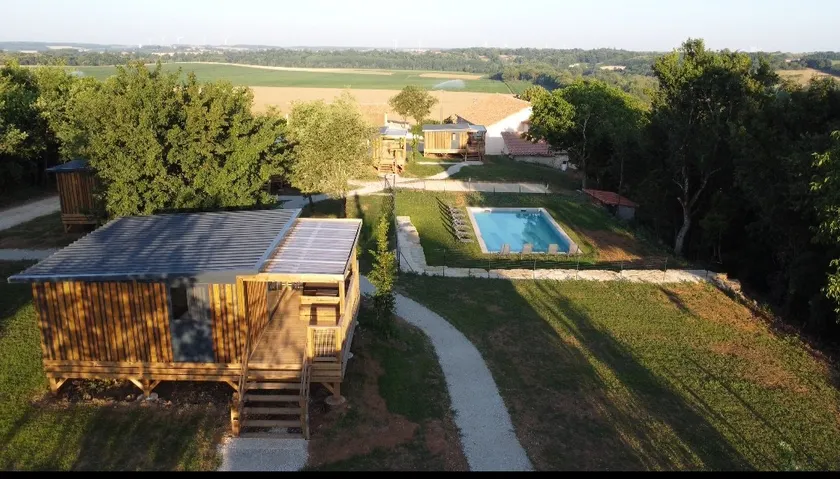 Cabin 4 of the Domaine de la Riche - Image 1
