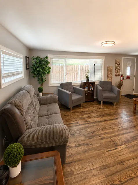 Xenia Comfy Home w/Sub-level Bar | Sleeps 10 - Image 1