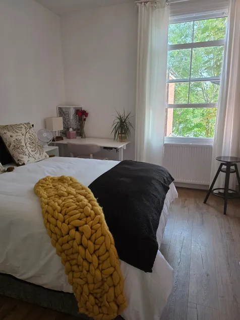 Walk to Wembley Stadium and Arena 2 Bedroom Sleeps 4 - Image 1