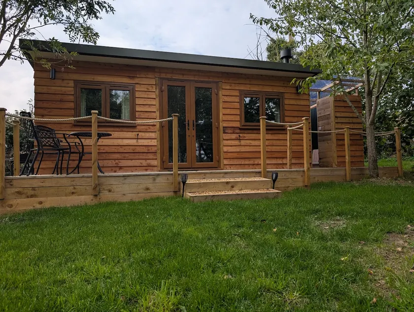 Apple Tree Lodge - Image 1