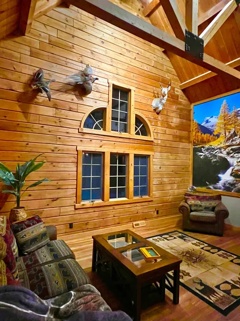 Private Cabin retreat with Gym, Hot tub, and Sauna - Image 1