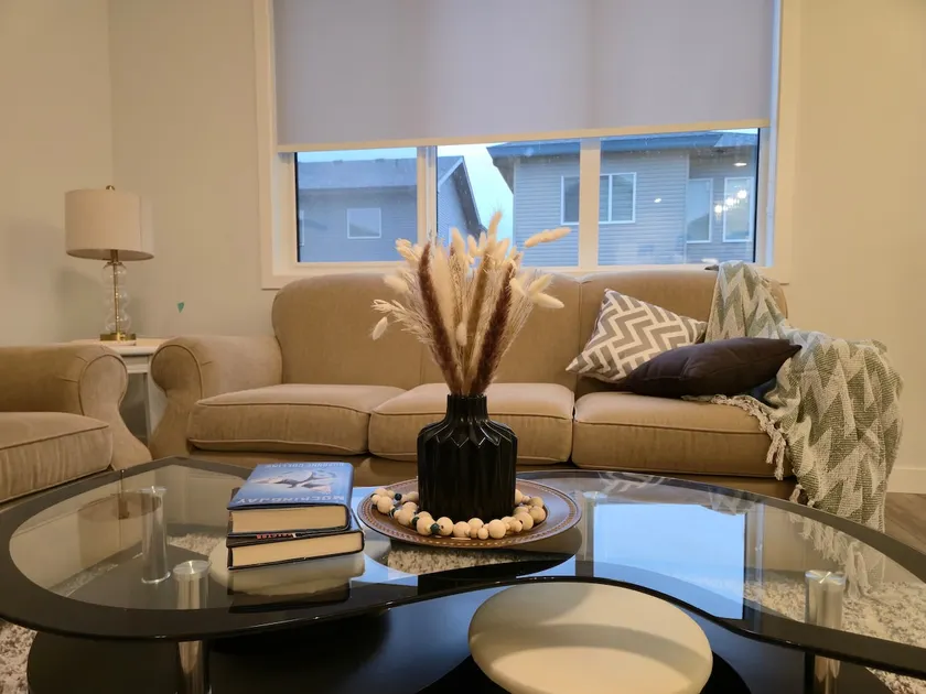 S1-Edmonton Sunny's Homes – 4 Beds|Sleeps 5/AC - Image 1