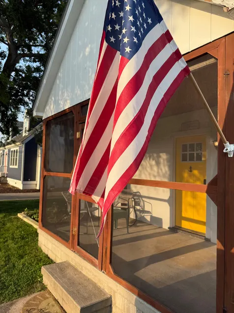 4bd Cottage 2mi to Beach Bikes+Chairs included - Image 1