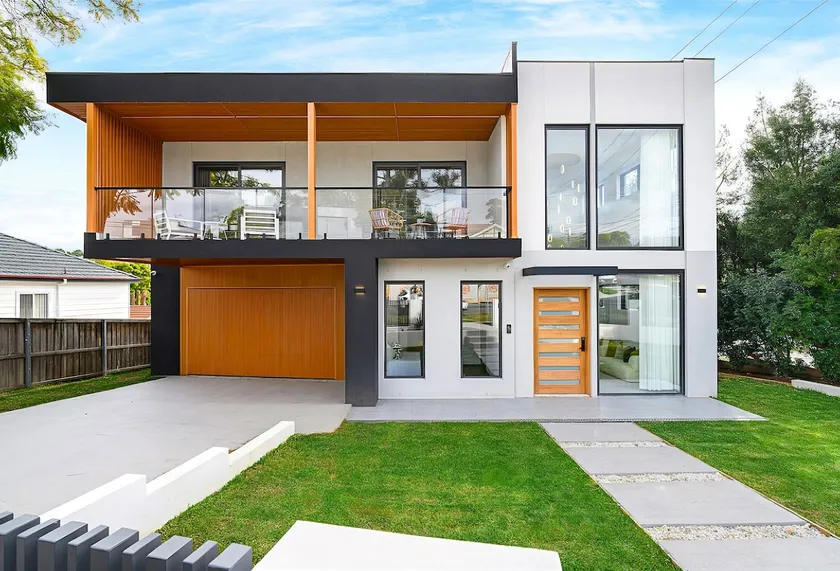 Double-Storey home in an excellent location - Image 1