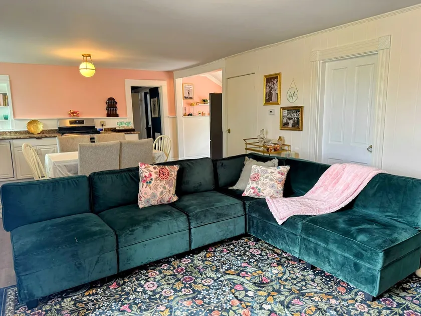 Birdie’s House~2 Bdr~Walkable to Dining & Park - Image 1