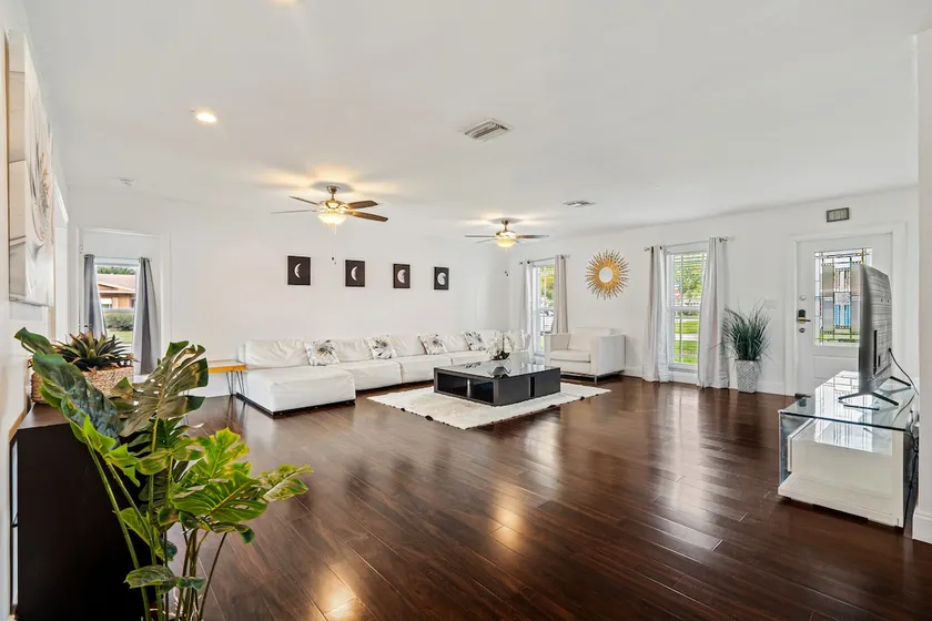 4 Br/2 Ba open layout w/ heated pool- All Yours - Image 1