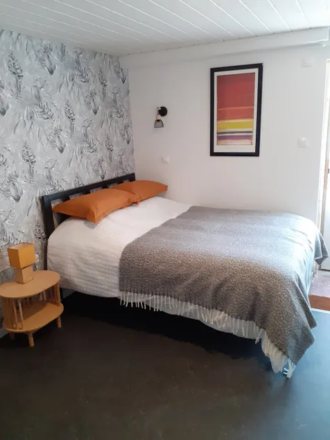 Independent studio - Image 1