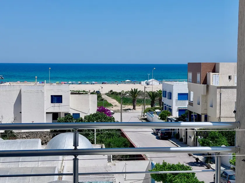 Apartment with sea view - Image 1