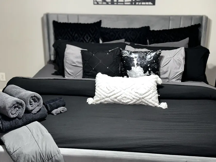 Oasis~ Master Bedroom Only (No Smoking) - Image 1