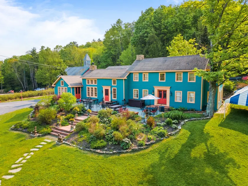 Blueberry Farmhouse w/Game Room & Hot tub - Image 1