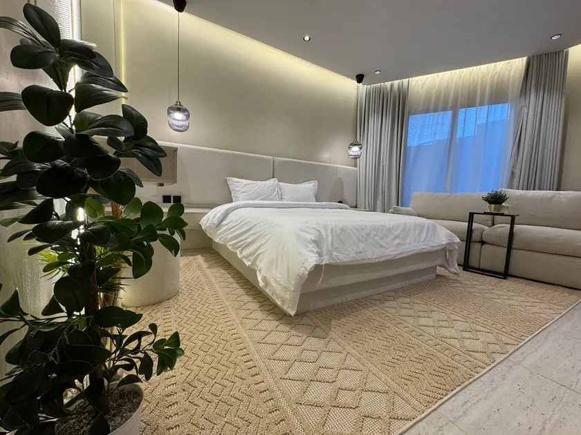 F6 | Cosy studio | 80” Smart TV. Self check in. - Image 1