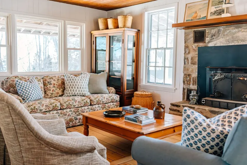 Updated Historic Cottage, Private Waterfront, 5BR - Image 1