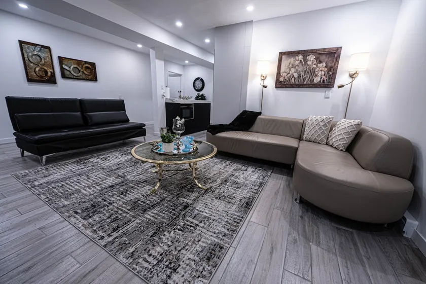 Spacious 2Bedroom Basement Suite with Full Kitchen - Image 1