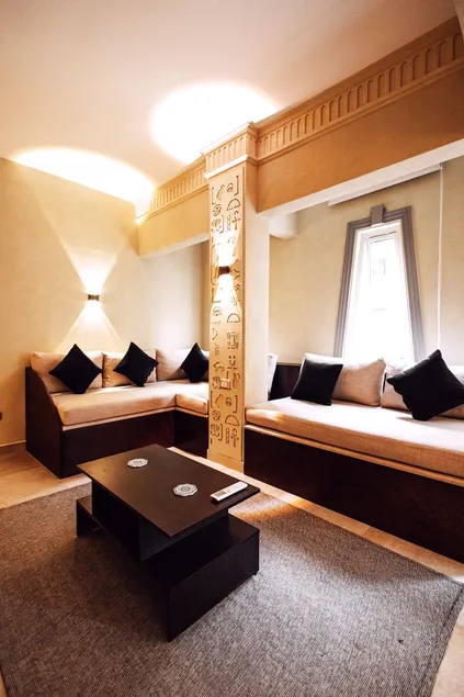 Pharaonic Large 1 Bedroom Apartment in Central Cairo - Close to Nile - Image 1
