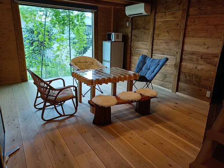 An old house built 130 years ago You can rent the entire warehouse where the scent of wood drifts. - Image 1