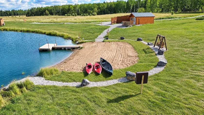 Cabin on the Pond – Fishing & Sandy Beach - Image 1